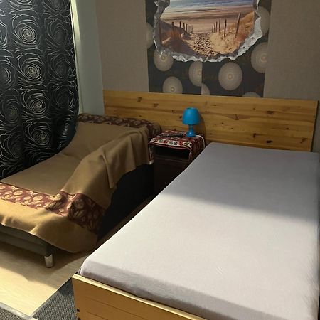 Hipokratios 3 Zimmer Mit Gemeinschaft Wc Fürth Екстериор снимка